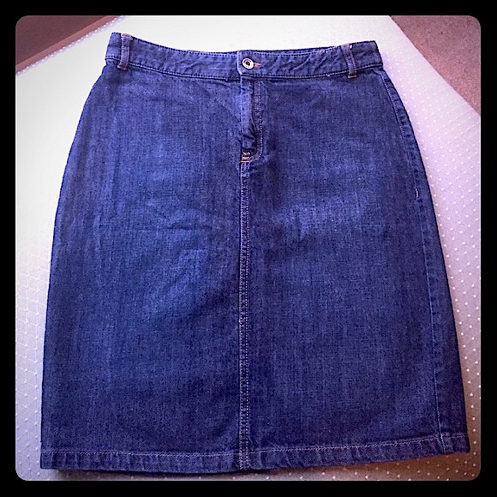Banana Republic blue denim skirt
